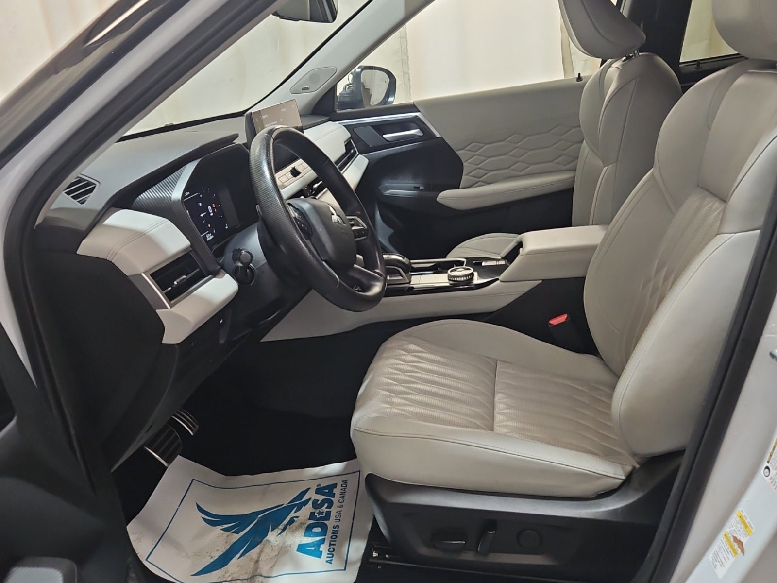 Used 2025 Mitsubishi Outlander SEL FWD image 8