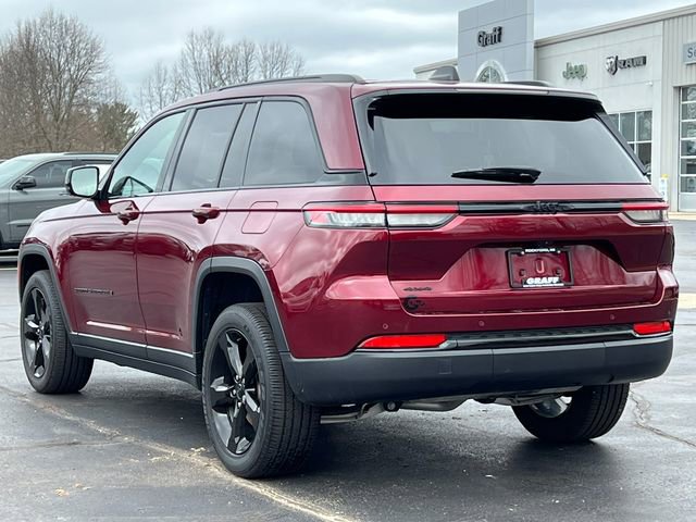 Used 2024 Jeep Grand Cherokee Altitude image 10