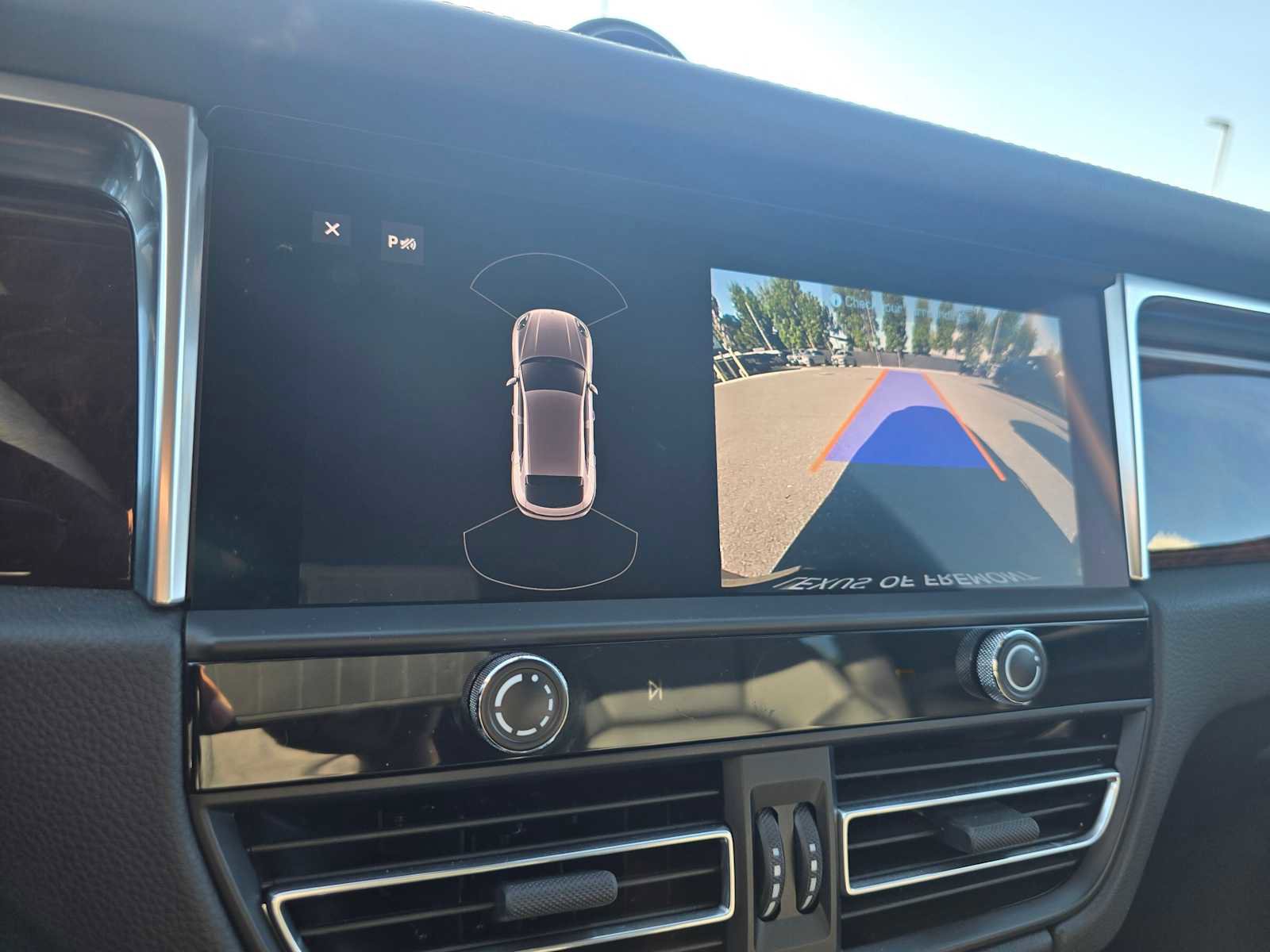 Used 2022 Porsche Macan image 29