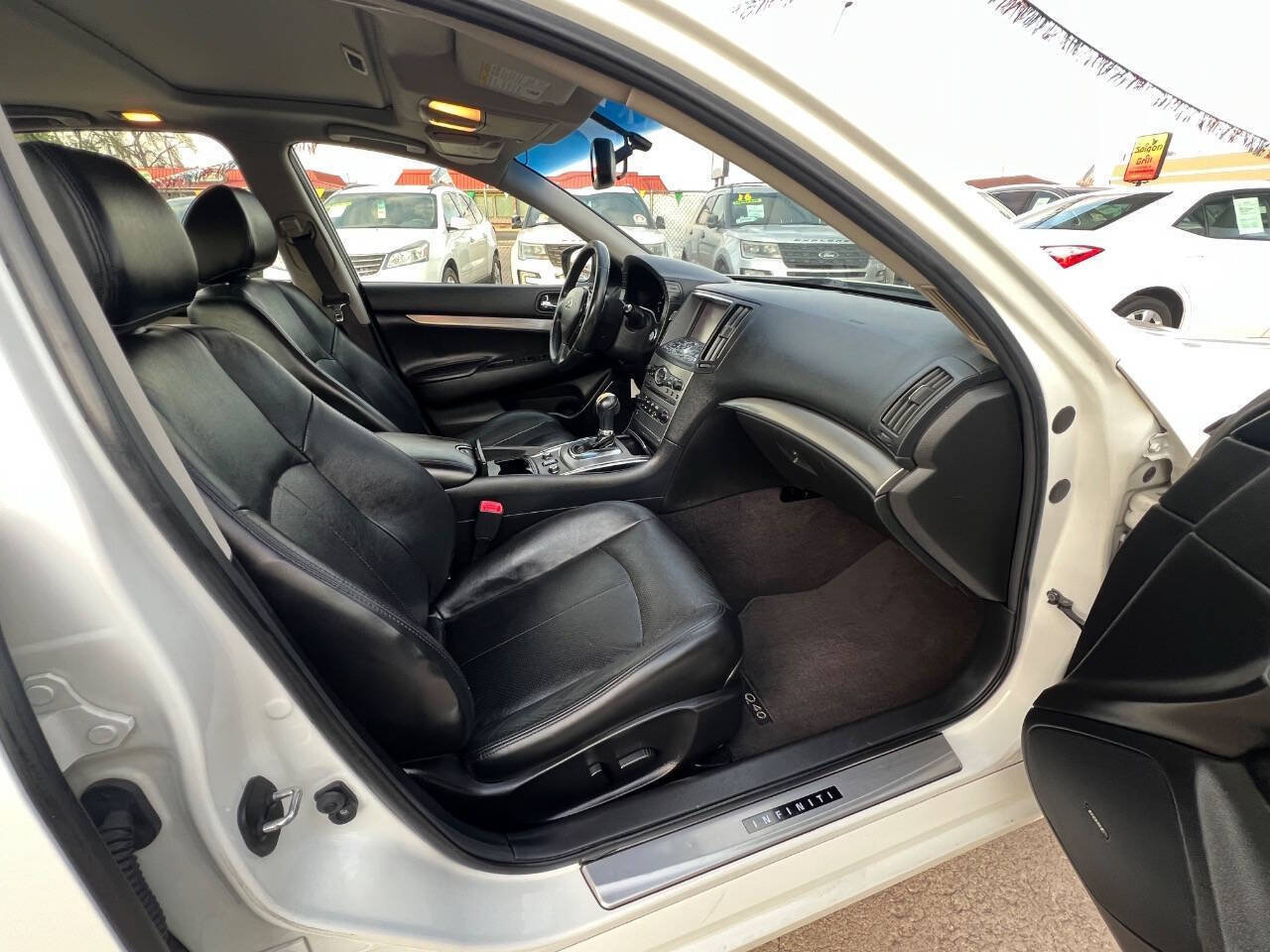 Used 2015 INFINITI Q40 AWD w/ Navigation Package image 11