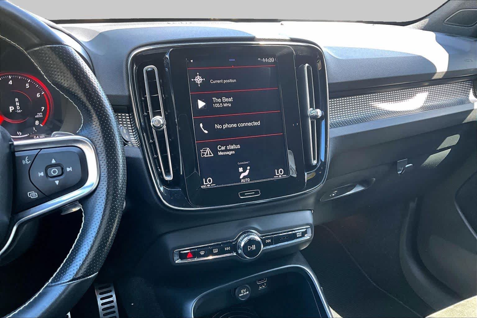 Used 2019 Volvo XC40 AWD T5 image 7