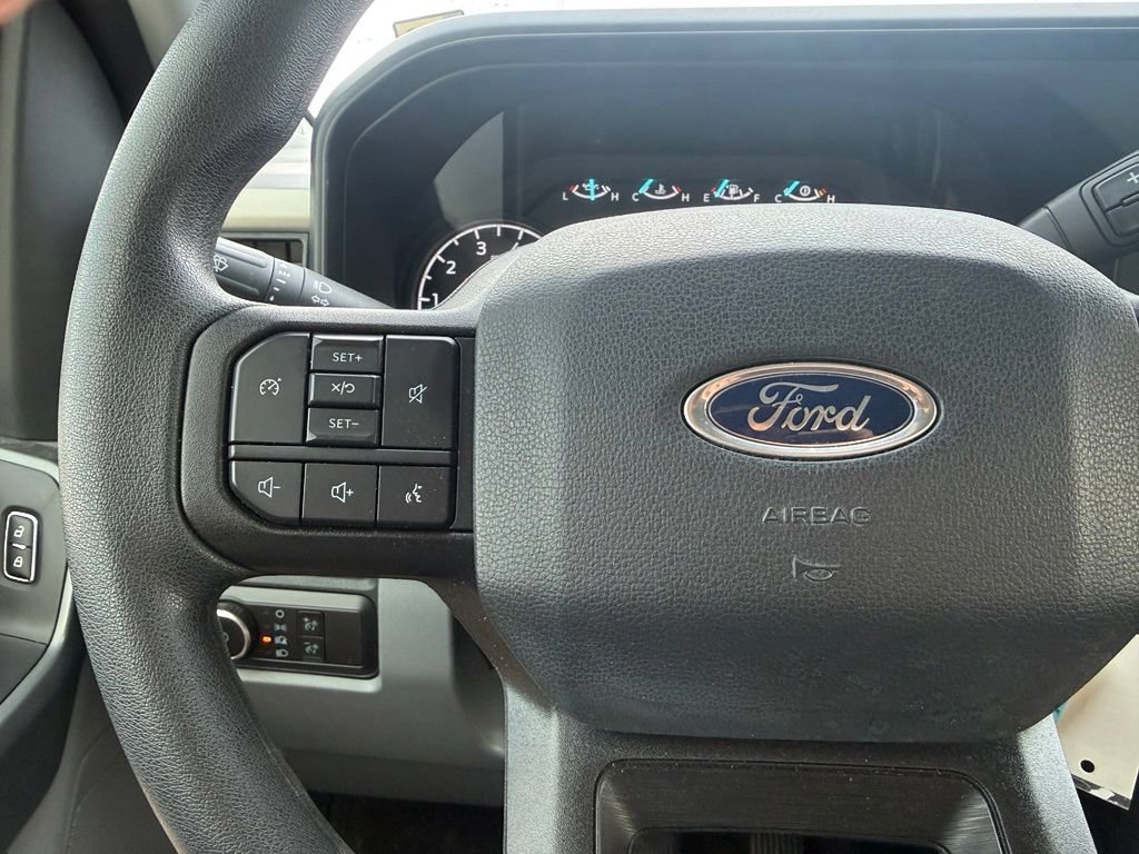 Used 2023 Ford F250 XL w/ STX Appearance Package AWD/4WD image 13