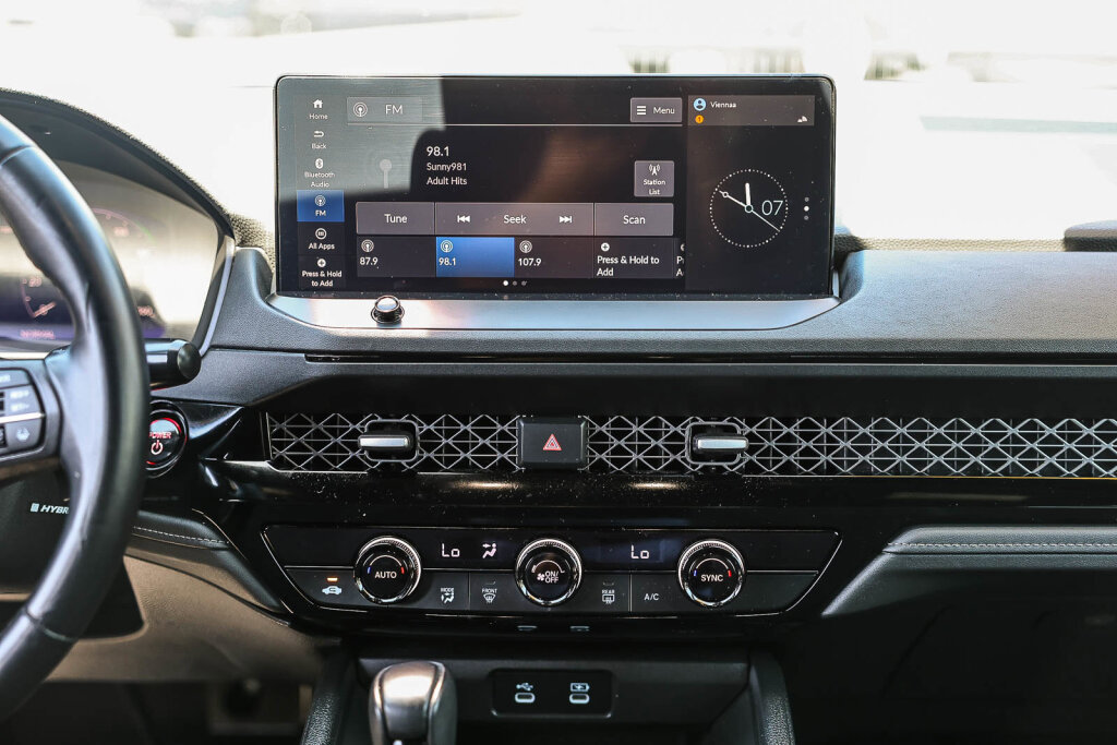 Used 2024 Honda Accord Sport image 3