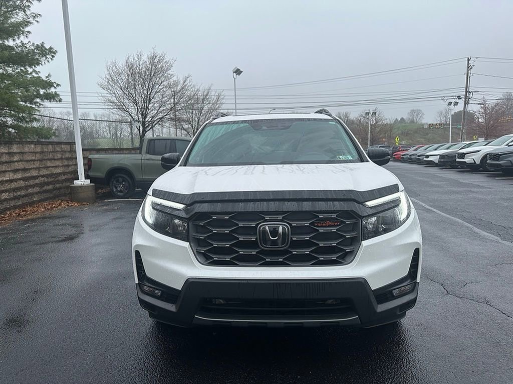 Used 2023 Honda Passport TrailSport image 2