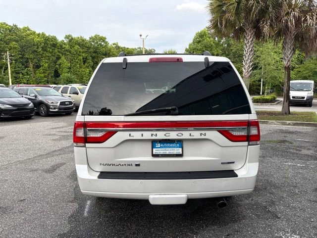 Used 2015 Lincoln Navigator L 2WD image 3