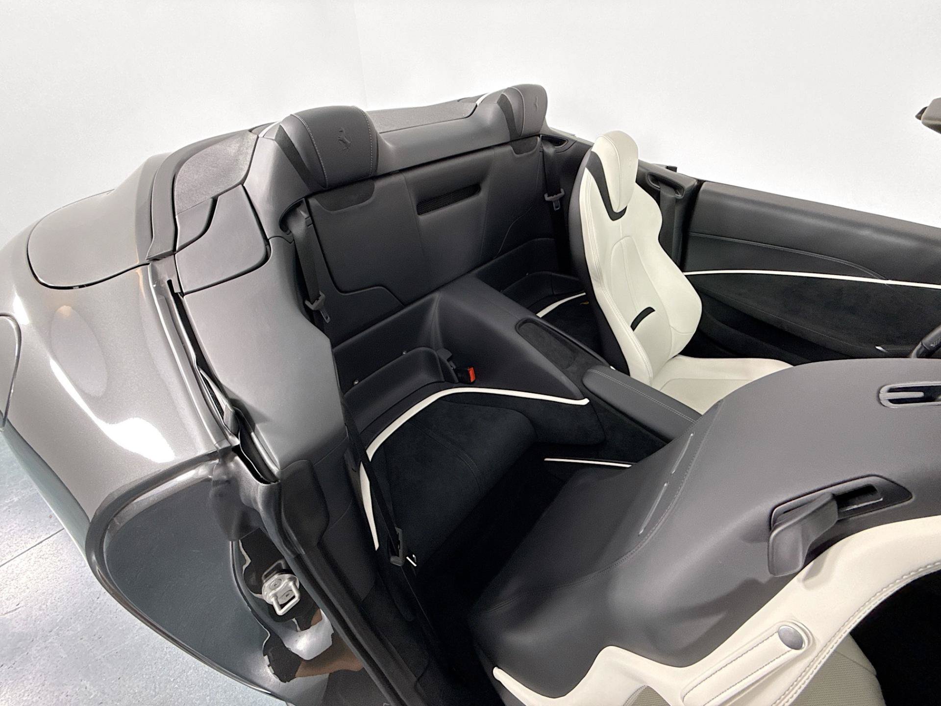 Used 2025 Ferrari Roma Spider RWD image 27
