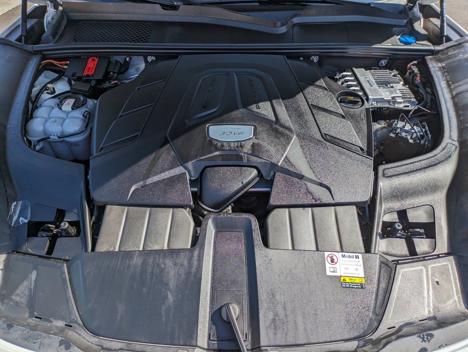 Certified 2023 Porsche Cayenne Coupe image 24