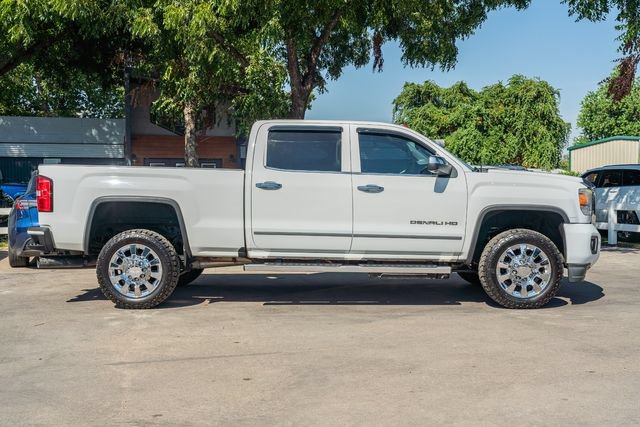 Used 2016 GMC Sierra 2500 Denali w/ Duramax Plus Package AWD/4WD image 7