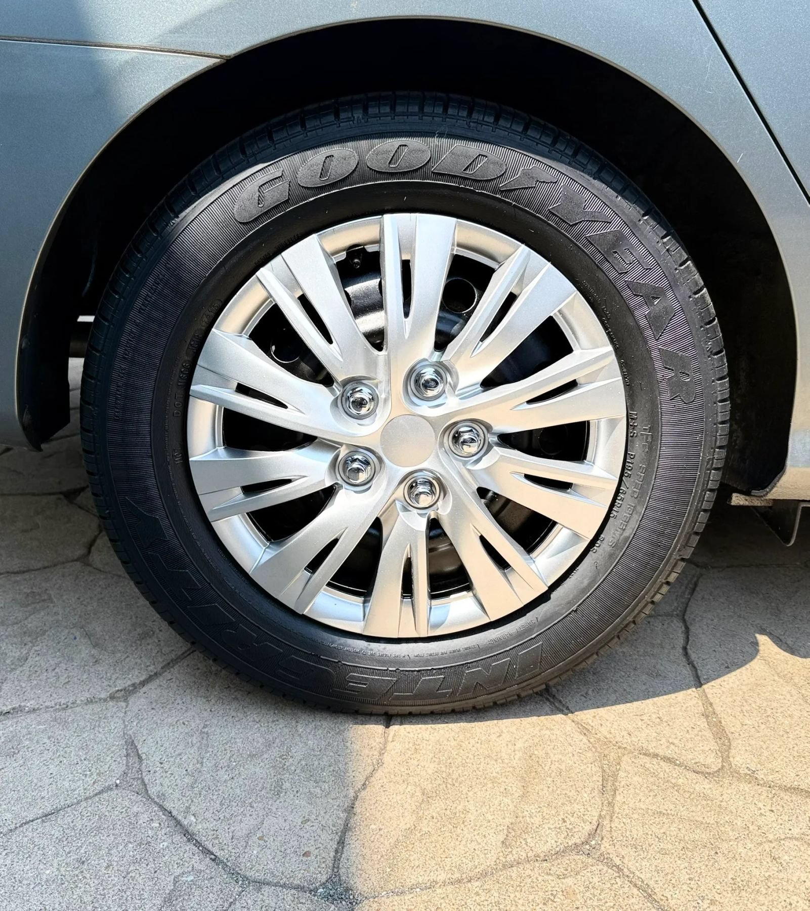 Used 2010 Hyundai Elantra GLS FWD image 41