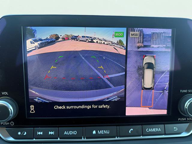 Used 2025 Nissan Rogue SV image 16