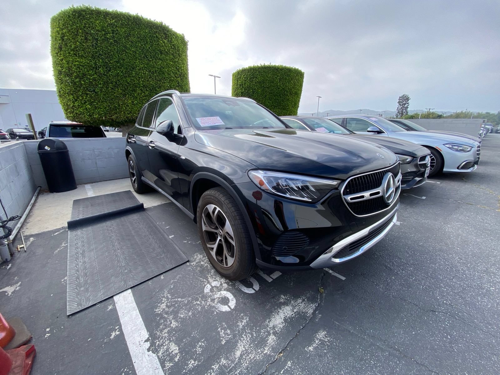 Certified 2025 Mercedes-Benz GLC 350e 4MATIC image 2