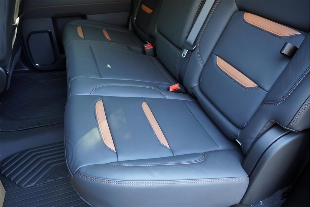 New 2026 GMC Sierra 2500 AT4 w/ AT4 Premium Plus Package image 33