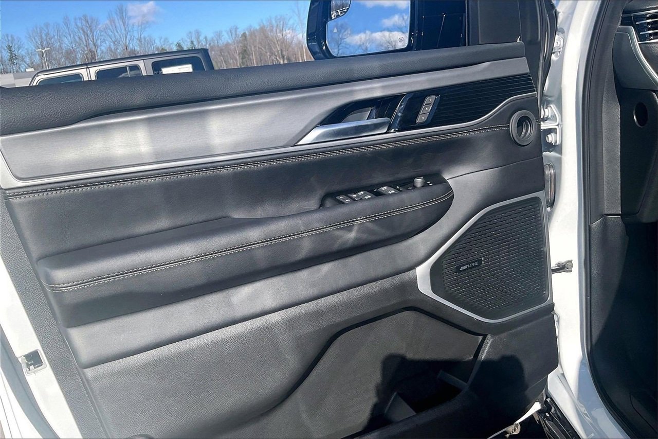 New 2026 Jeep Grand Wagoneer w/ Premium Group I image 30