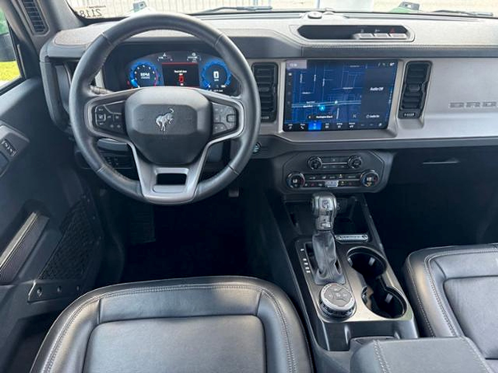 Used 2025 Ford Bronco Outer Banks AWD/4WD image 11