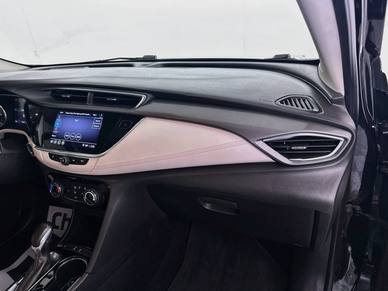 Used 2021 Buick Encore GX Preferred w/ Sport Touring Package FWD image 27