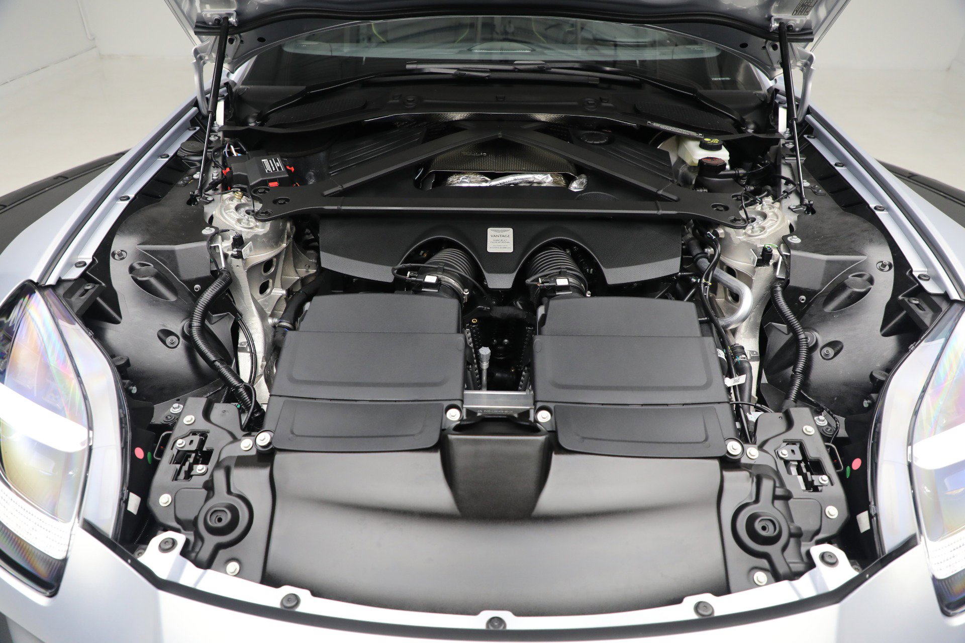 New 2026 Aston Martin V8 Vantage Coupe image 28