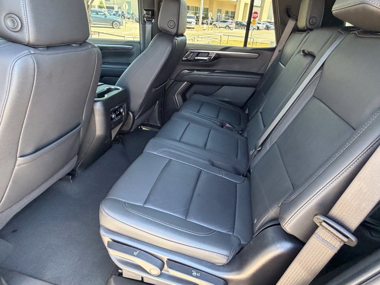 Used 2025 Chevrolet Tahoe Z71 AWD/4WD image 35