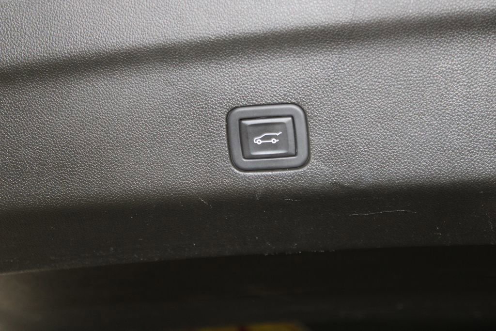 Used 2023 GMC Yukon Denali w/ Max Trailering Package image 32