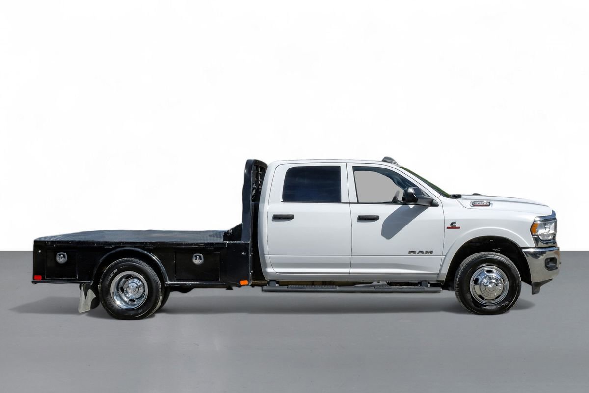 Used 2022 RAM 3500 Tradesman w/ Chrome Appearance Group image 5