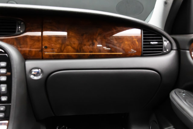 Used 2005 Jaguar XJ8 RWD image 96