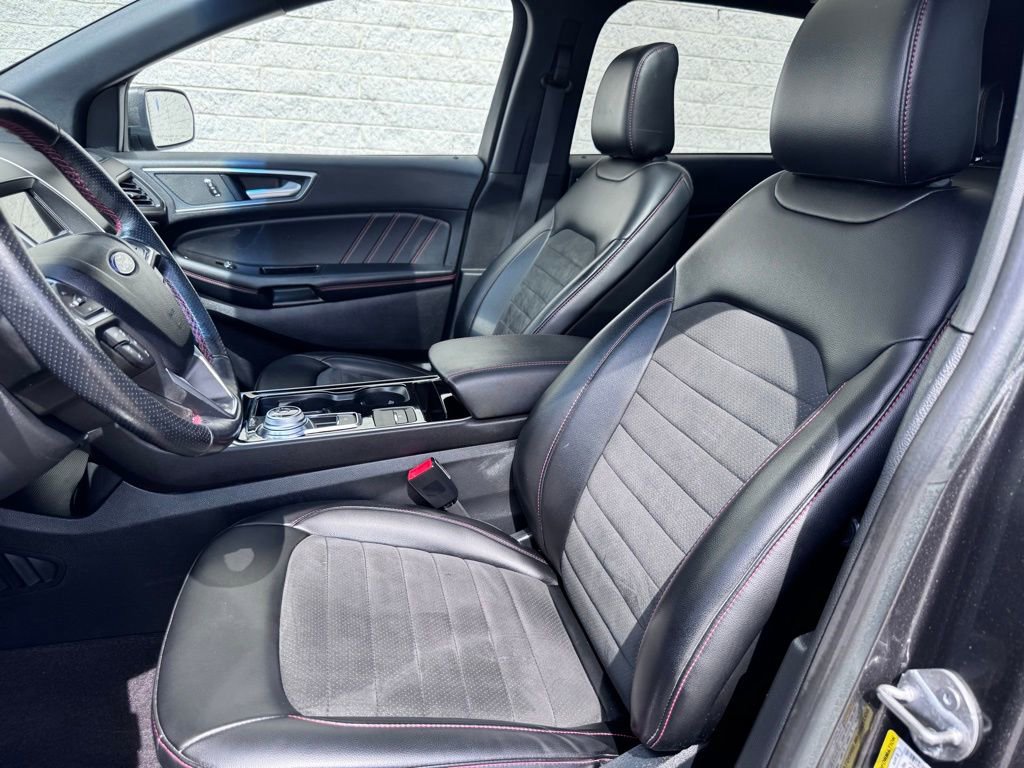 Certified 2020 Ford Edge ST-Line w/ Cold Weather Package AWD/4WD image 15
