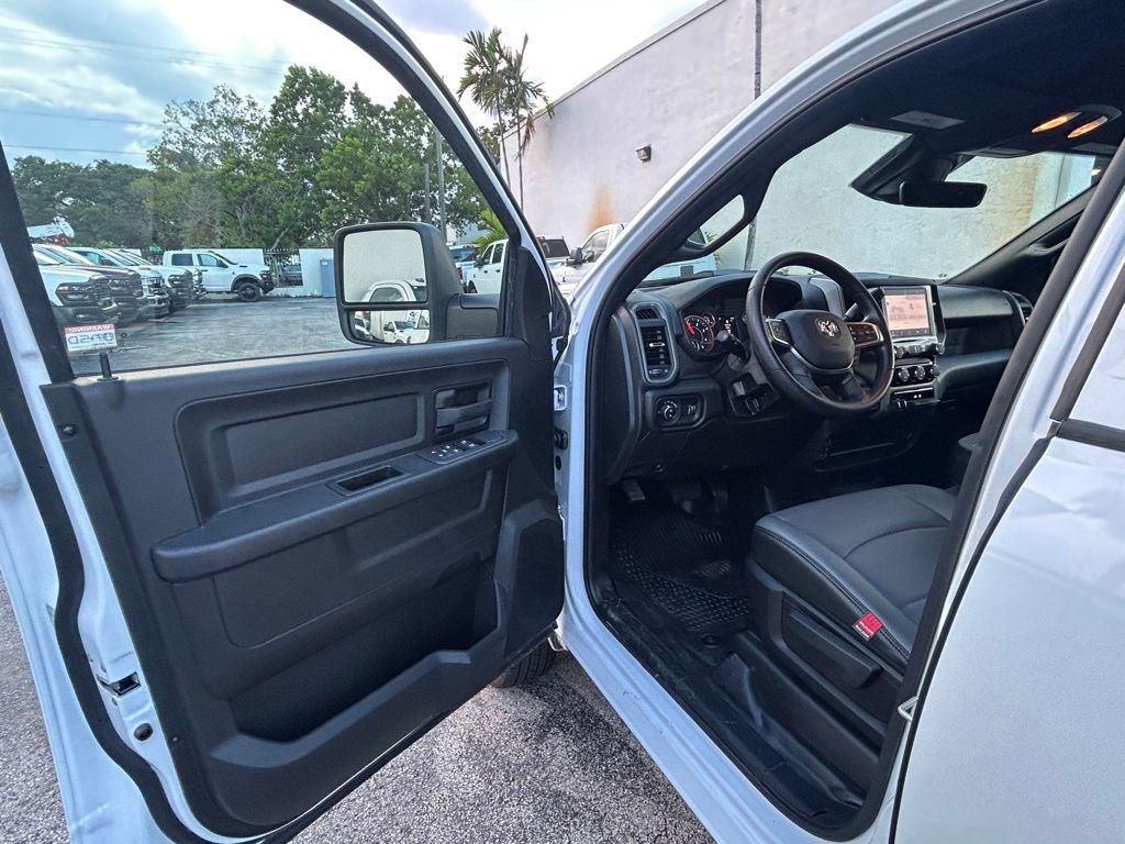 New 2026 RAM 3500 Tradesman w/ Chrome Appearance Group image 27