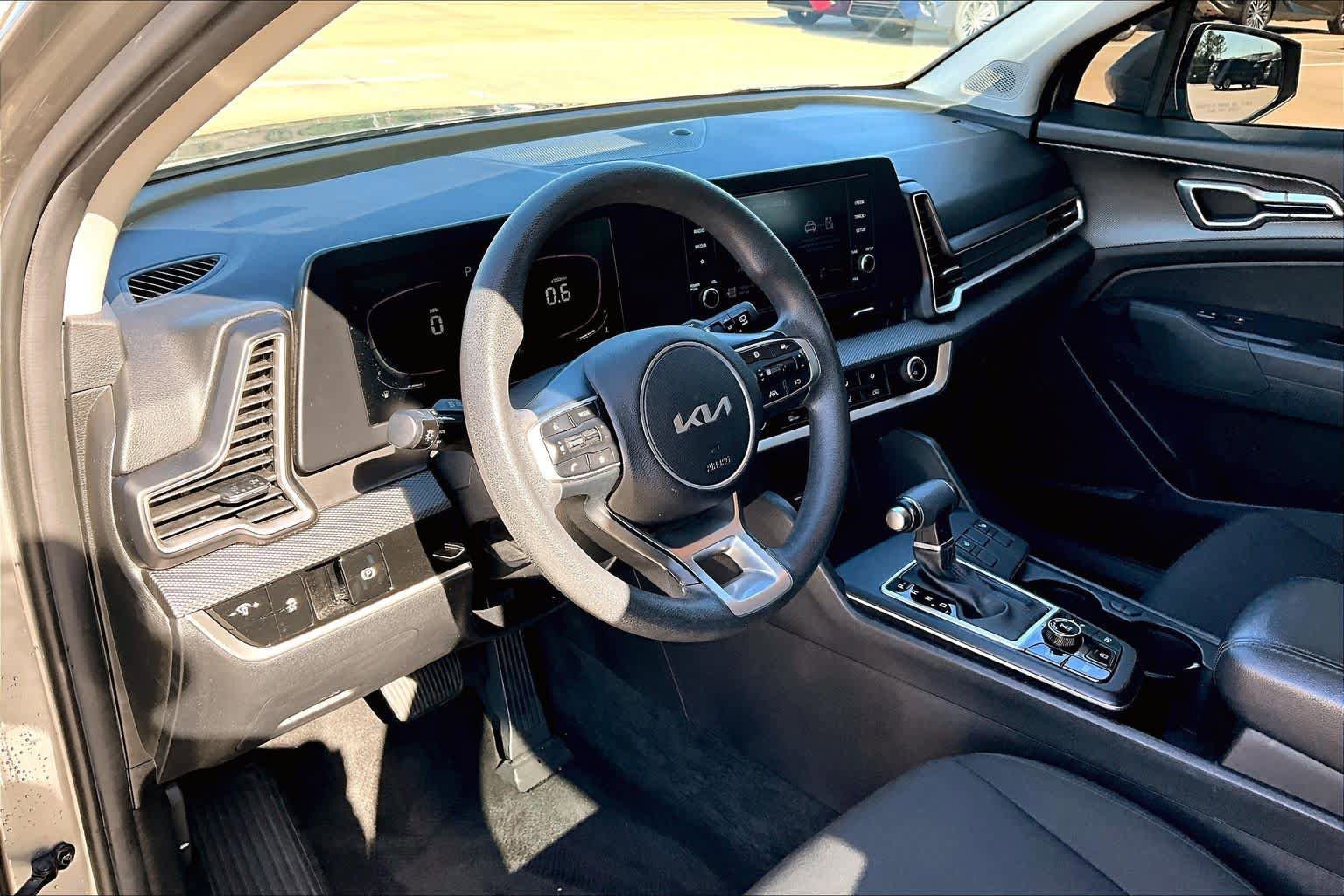 Used 2023 Kia Sportage LX AWD/4WD image 18