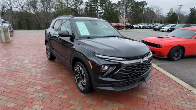 Used 2024 Chevrolet TrailBlazer RS w/ Convenience Package image 3