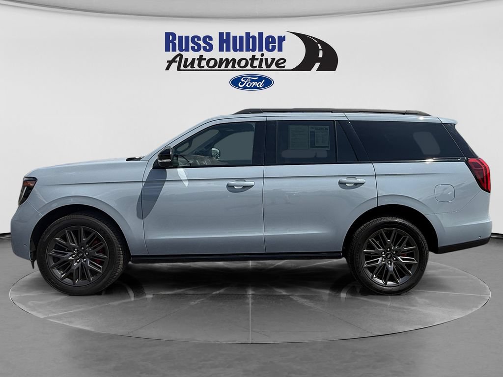Used 2025 Ford Expedition Platinum w/ Stealth Performance Package AWD/4WD image 2
