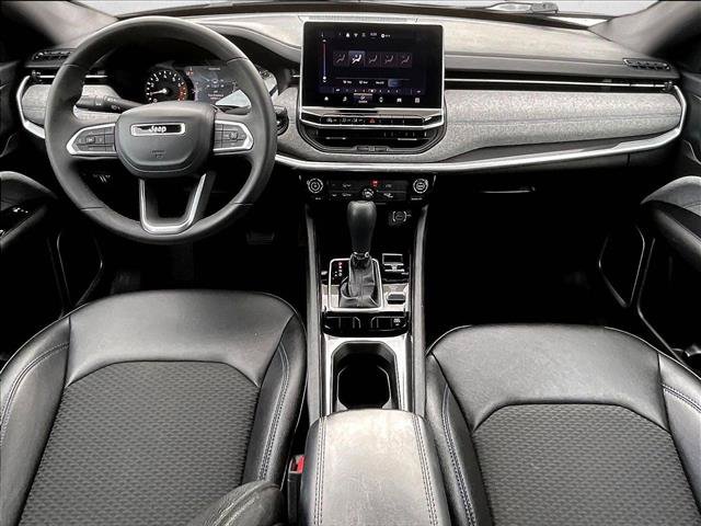 Used 2024 Jeep Compass Latitude AWD/4WD image 12
