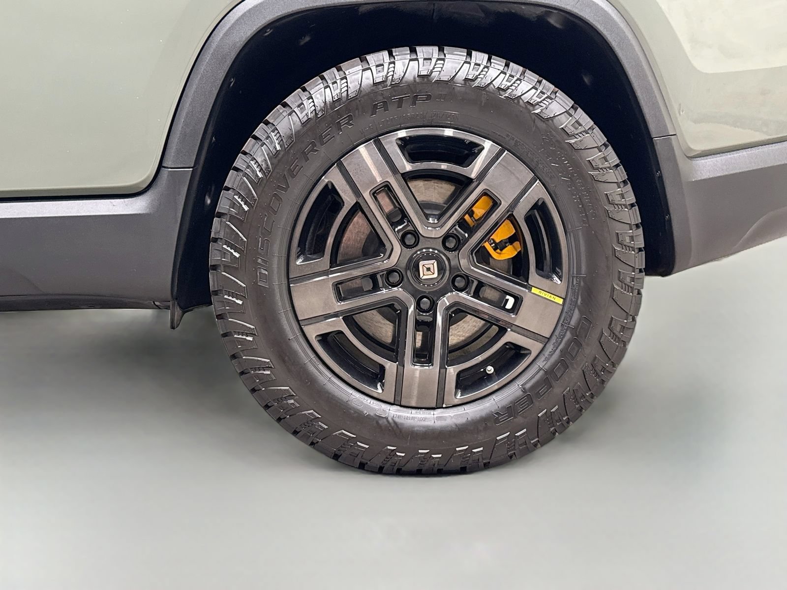 Used 2022 Rivian R1T Launch Edition AWD/4WD image 33