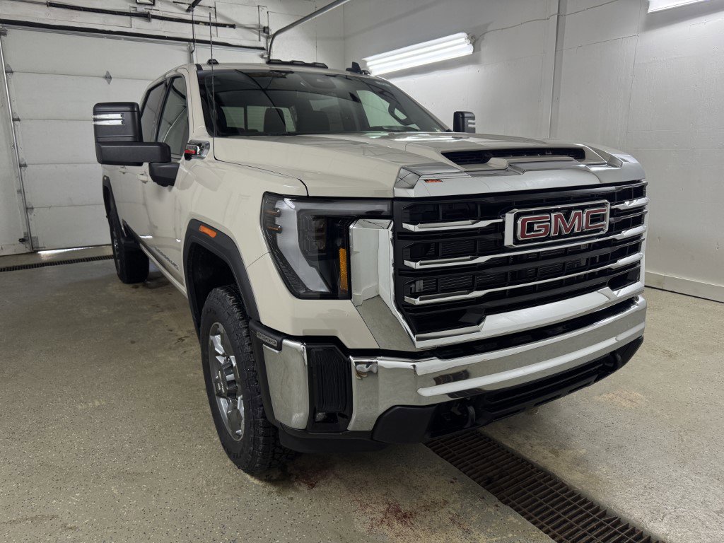 New 2026 GMC Sierra 2500 SLE image 2