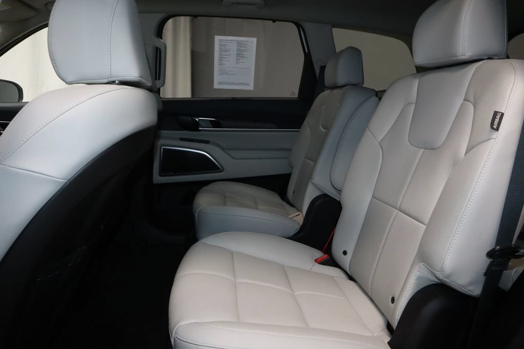 Used 2024 Kia Telluride EX w/ EX Captain's Chair Package AWD/4WD image 22