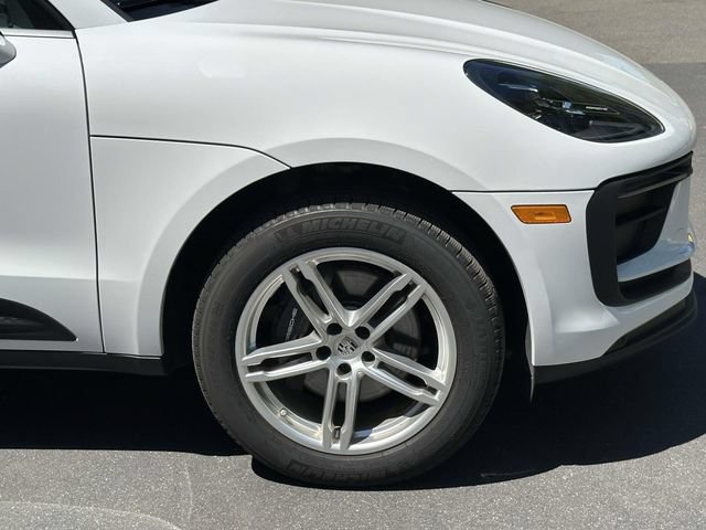 Used 2026 Porsche Macan AWD/4WD image 9