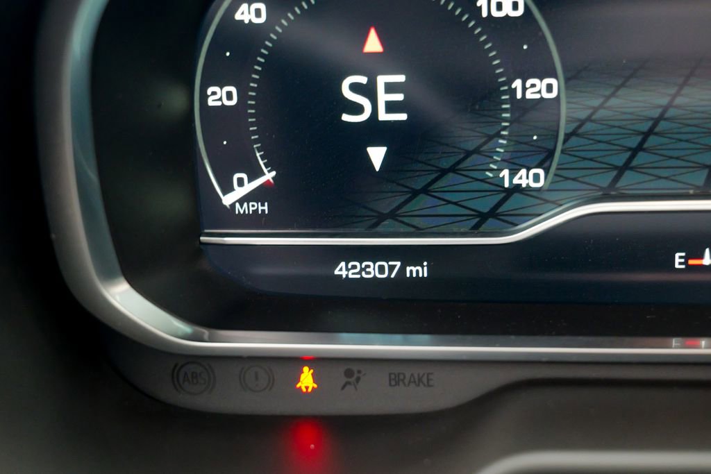 Used 2023 GMC Yukon XL SLT w/ SLT Premium Package image 47