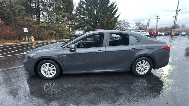 Used 2025 Toyota Camry LE image 7