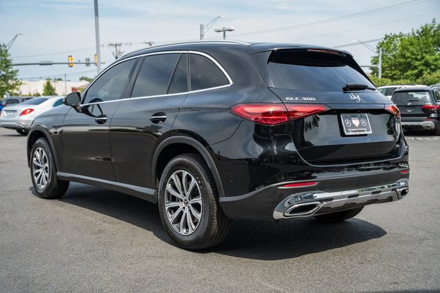 Used 2024 Mercedes-Benz GLC 300 4MATIC image 5