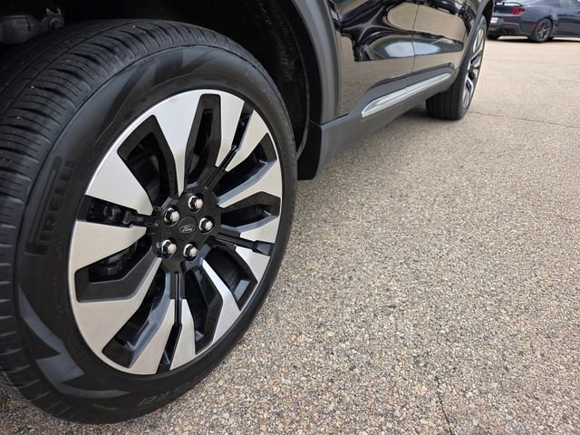 Used 2025 Ford Explorer Platinum w/ LUX Leather Package AWD/4WD image 47