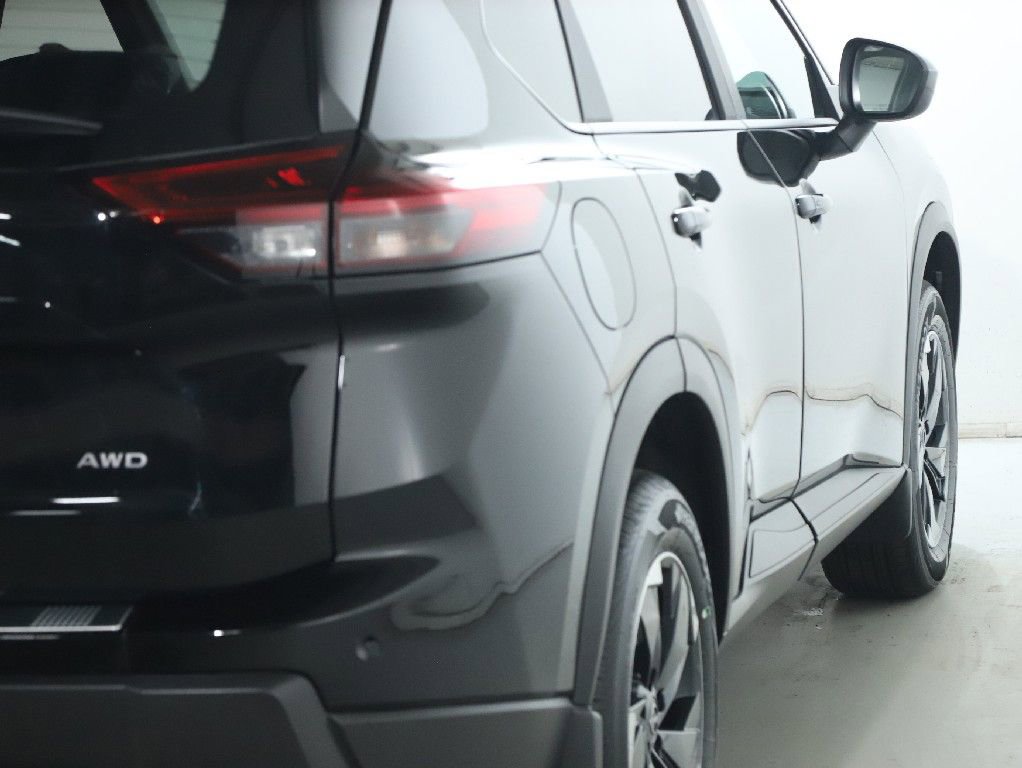 Certified 2026 Nissan Rogue SV image 44