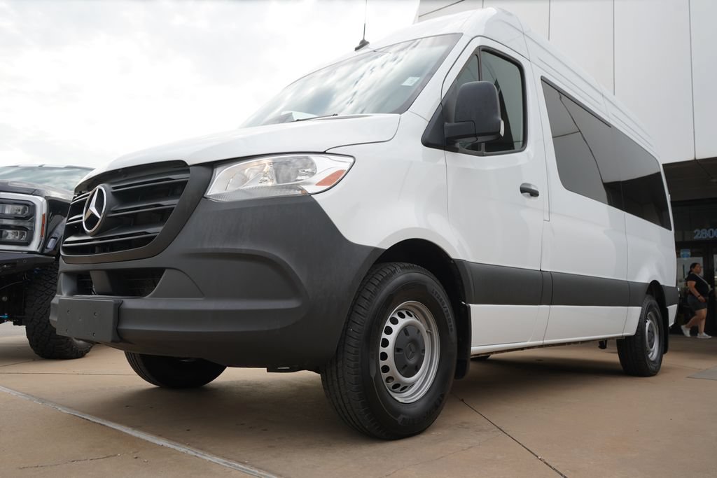 Used 2025 Mercedes-Benz Sprinter 2500 image 4