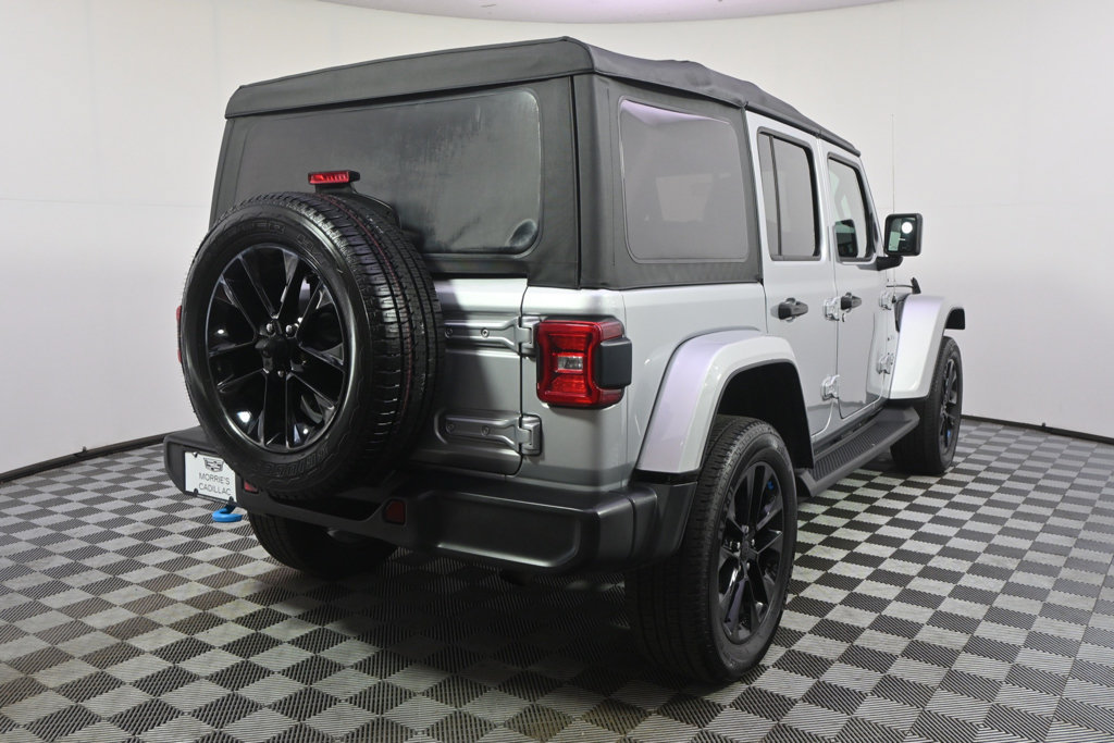 Used 2023 Jeep Wrangler Unlimited Sahara w/ Cold Weather Group AWD/4WD image 6