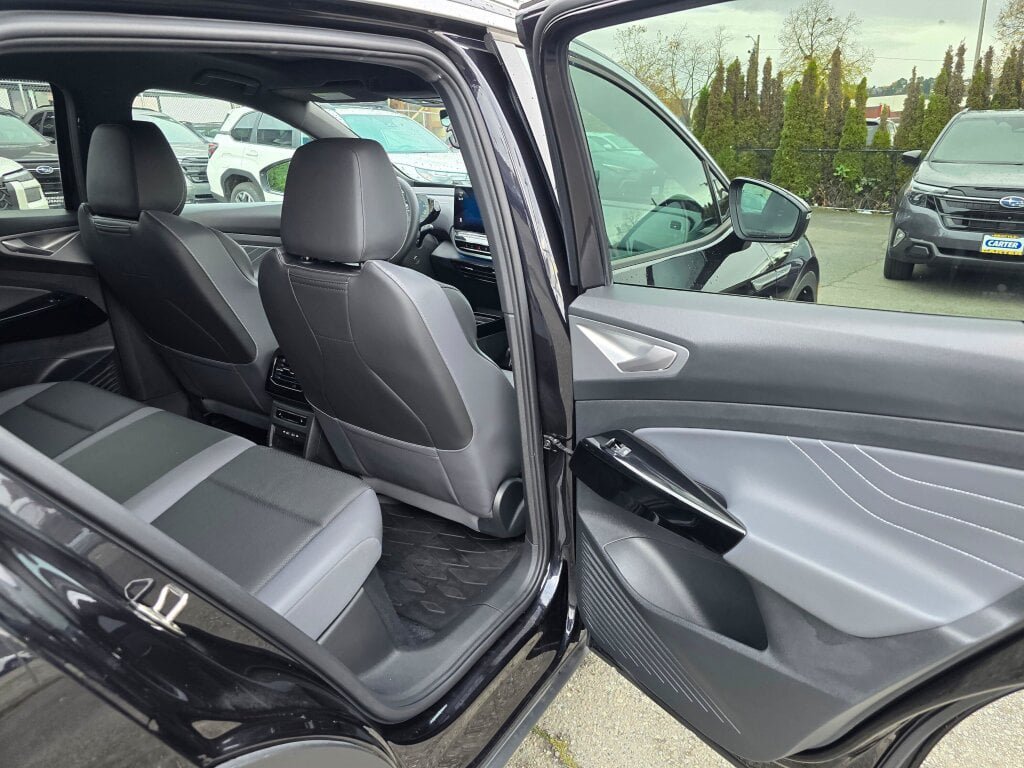 Used 2023 Volkswagen ID.4 Pro S Plus AWD/4WD image 15