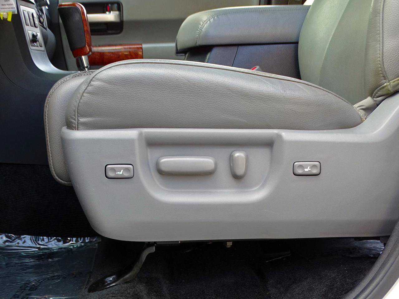 Used 2018 Toyota Sequoia Platinum AWD/4WD image 13