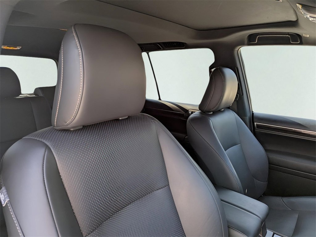 Used 2023 Lexus GX 460 Luxury image 25