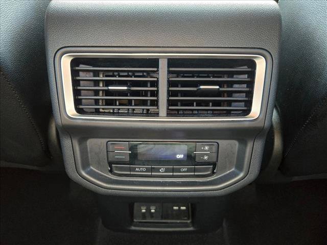 Used 2024 Volkswagen Atlas SE AWD/4WD image 14