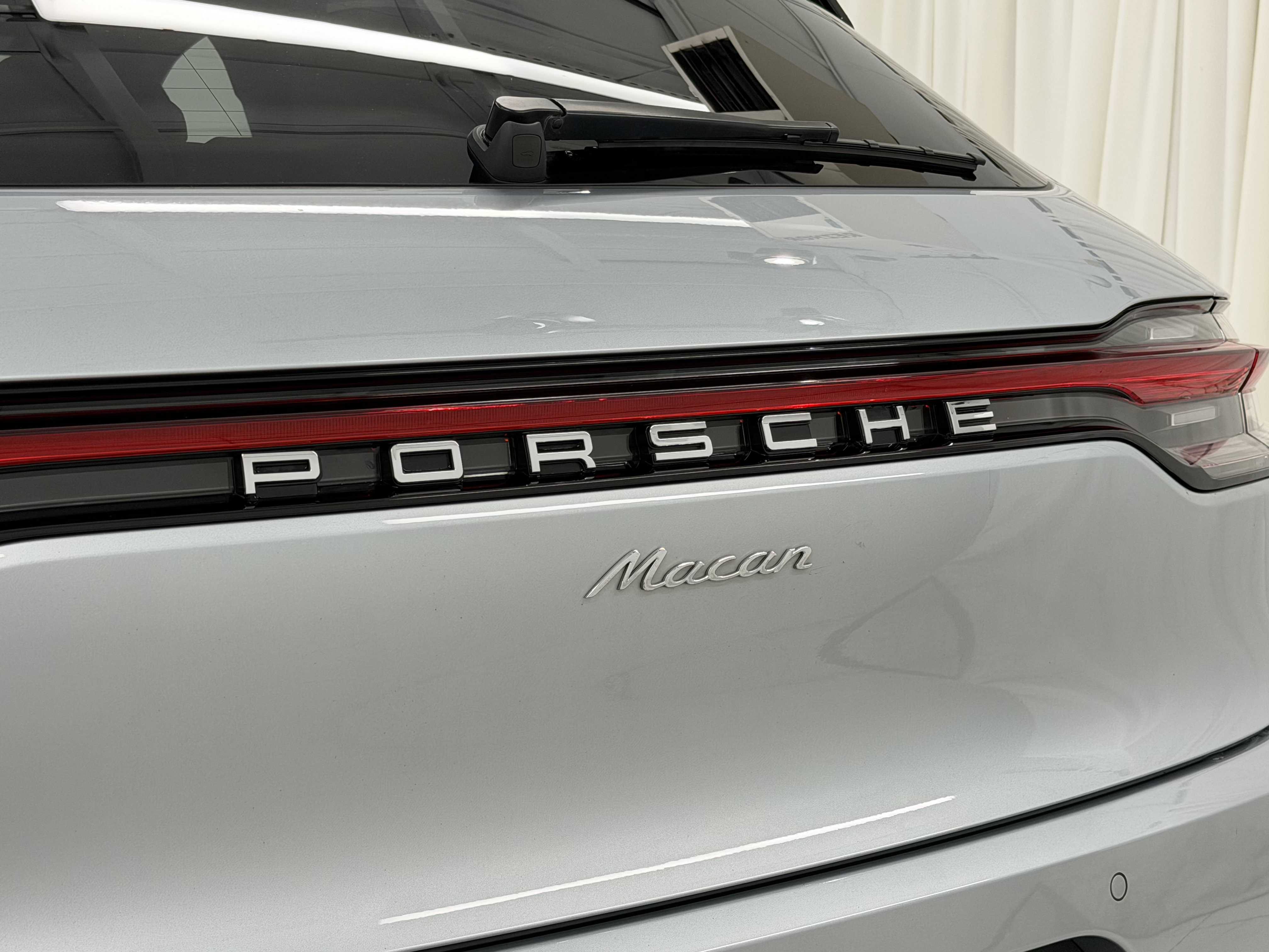 Certified 2021 Porsche Macan AWD/4WD image 61