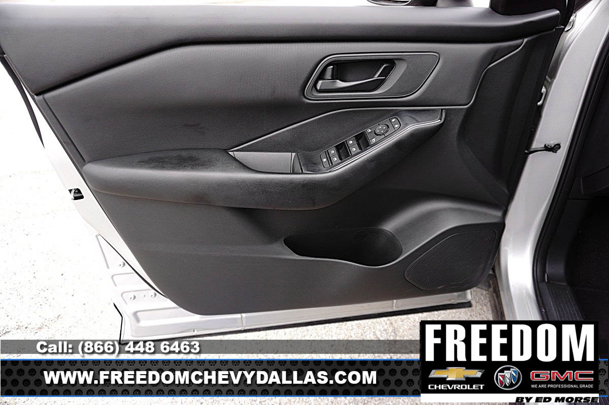 Used 2024 Nissan Rogue S FWD image 34