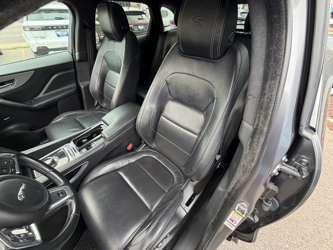 Used 2019 Jaguar F-PACE S image 20