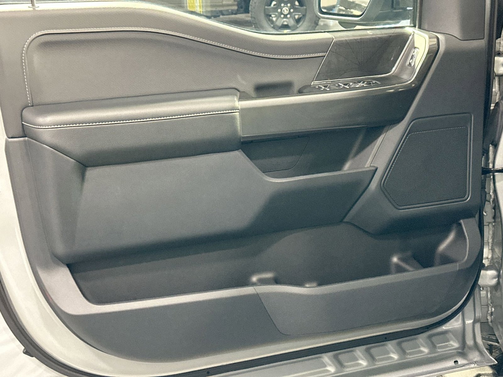 Used 2022 Ford F150 XLT w/ Equipment Group 302A High image 15