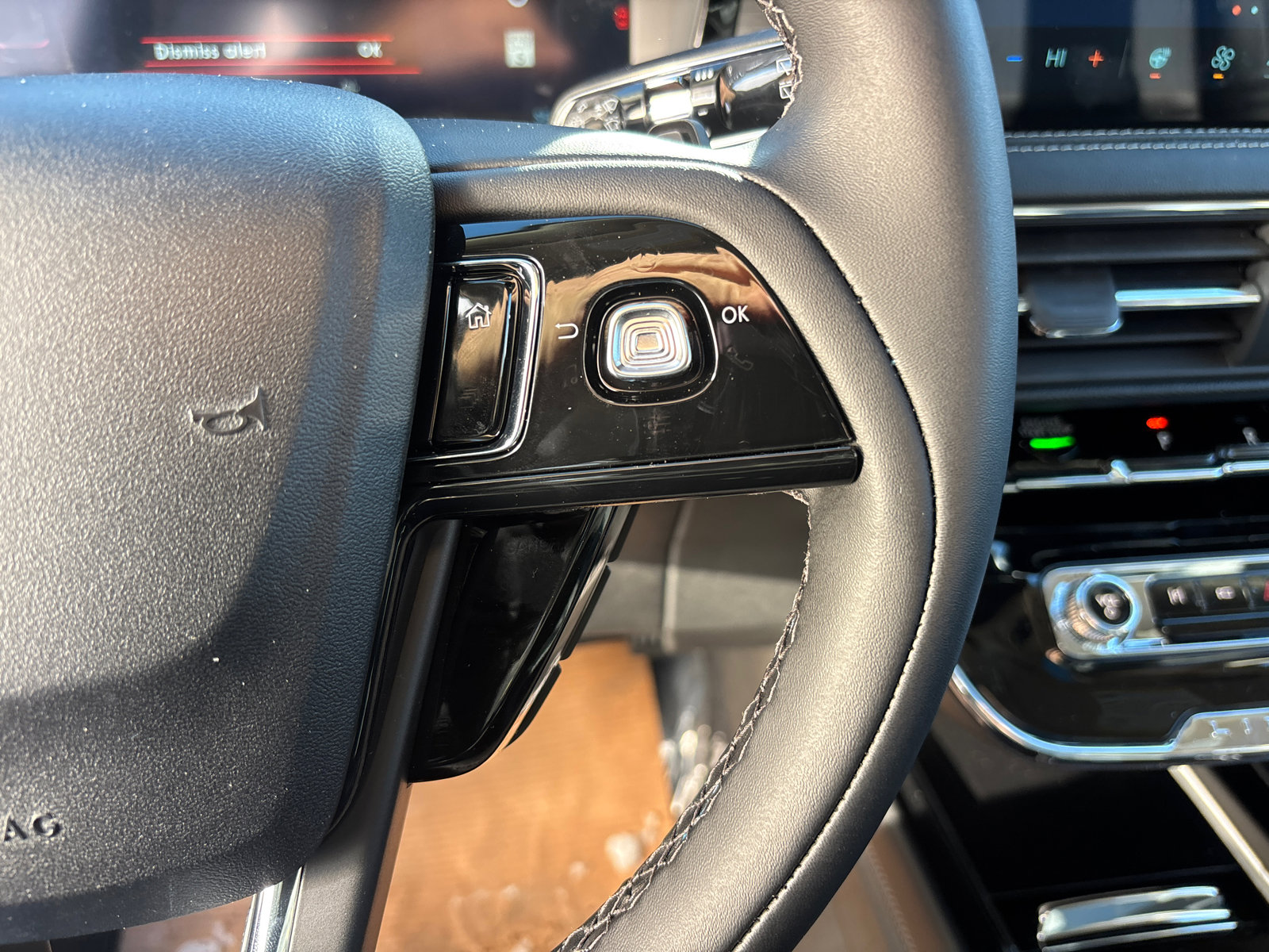 New 2026 Lincoln Corsair Premiere image 18